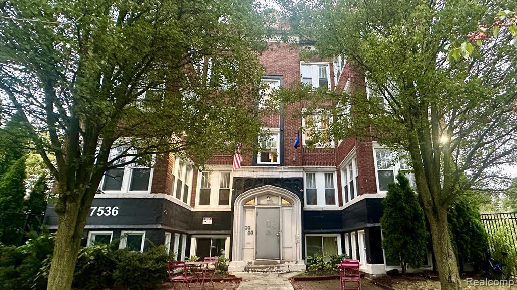 7536 Dunedin Street - 8