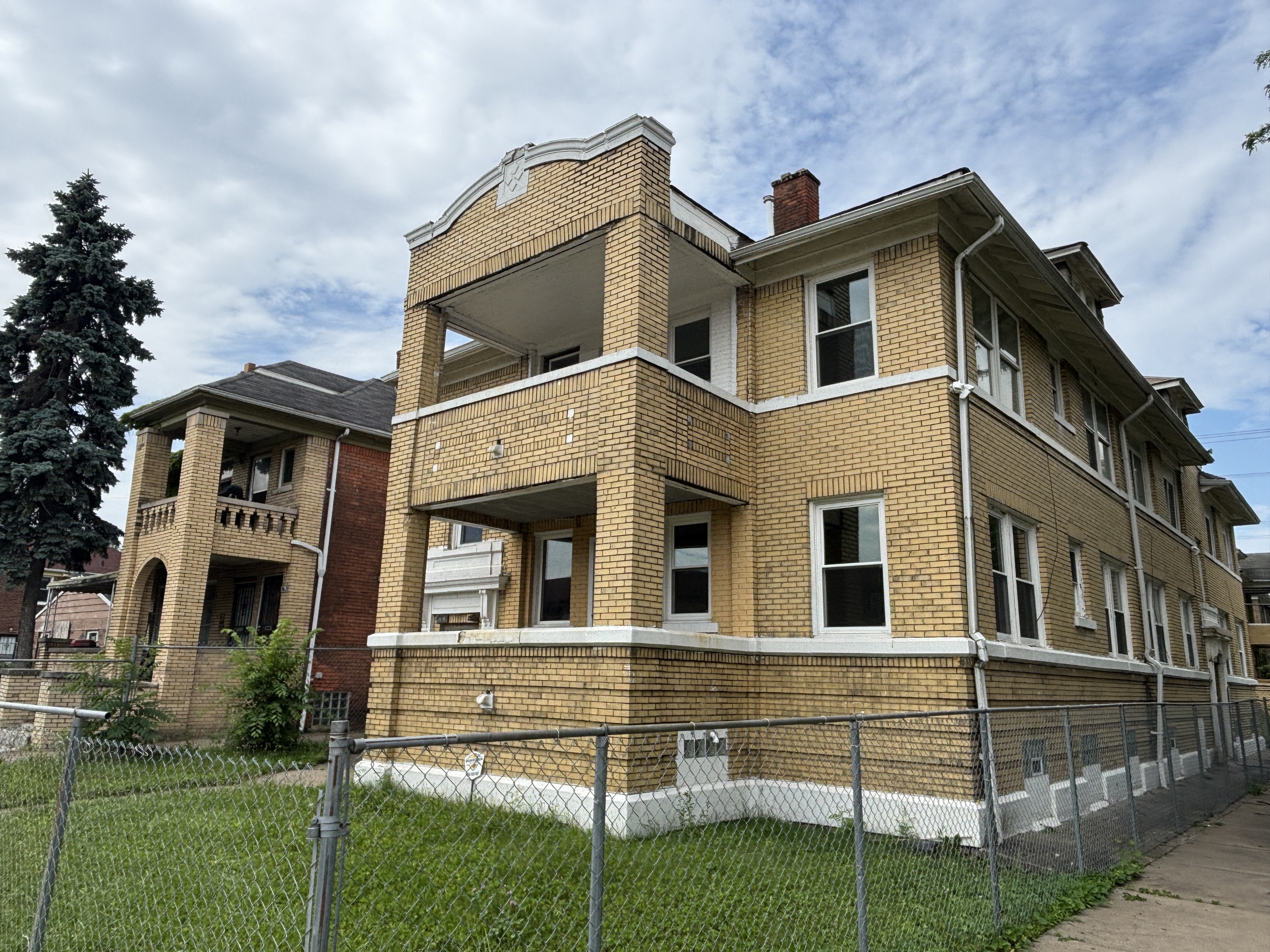 2411 West Grand Street